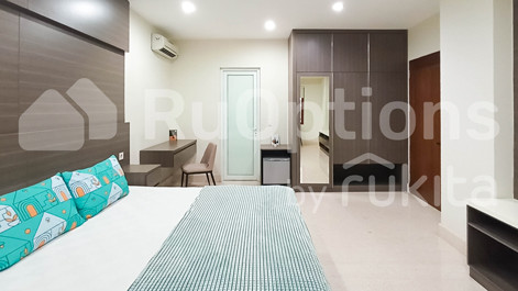 RuOptions Senayan Grand Suite Benhil by Rukita